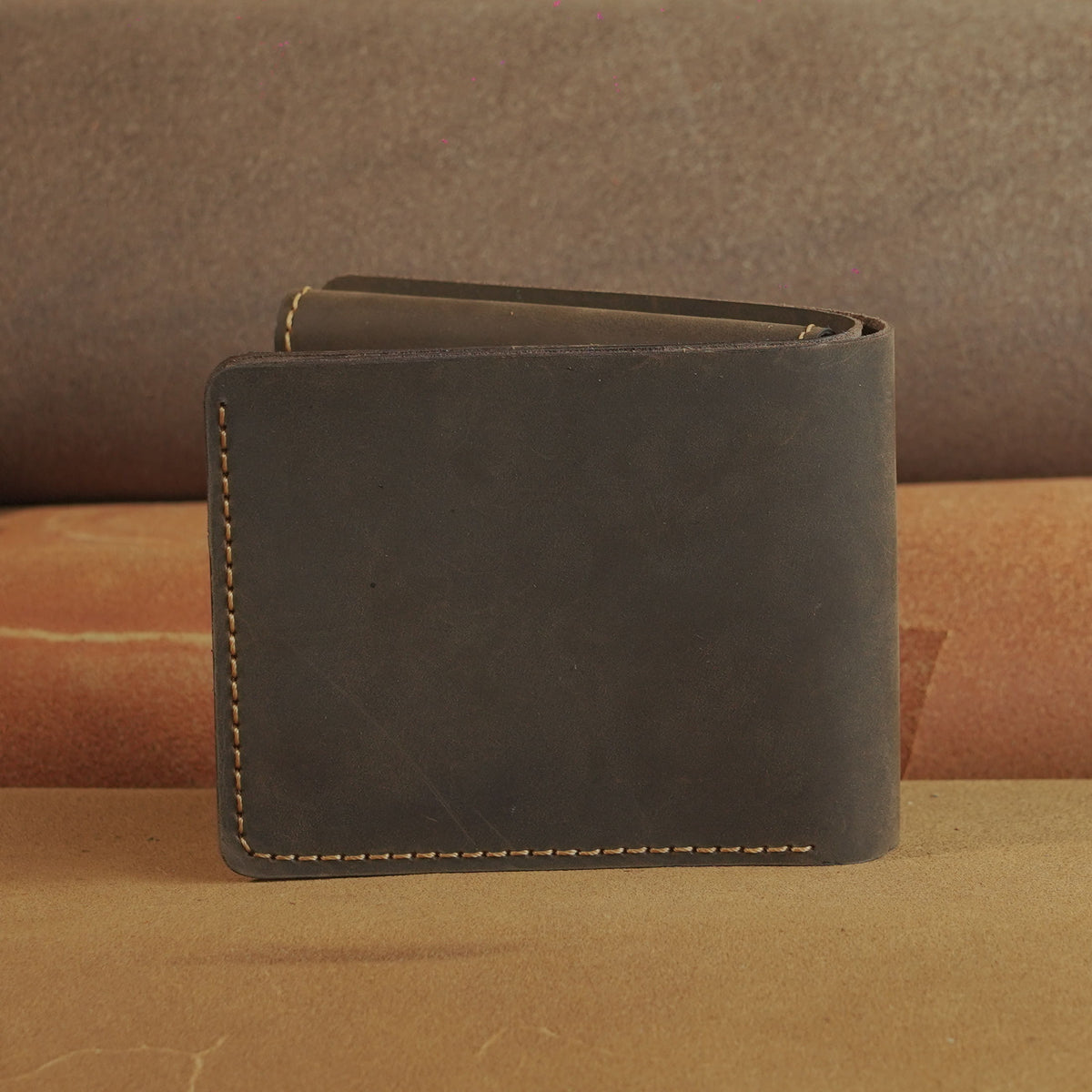 Leather Bifold Wallet with Magnetic Flap Card Pocket
