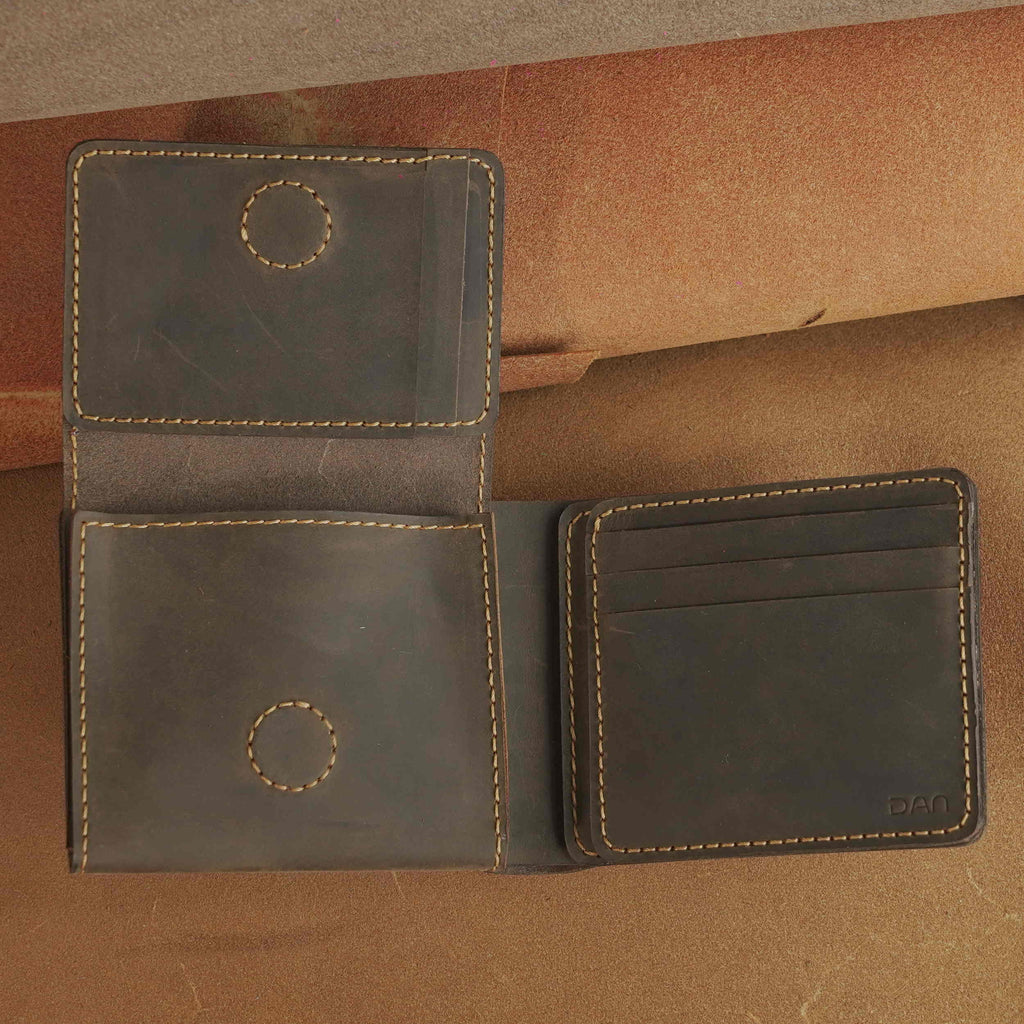 Leather Bifold Wallet with Magnetic Flap Card Pocket