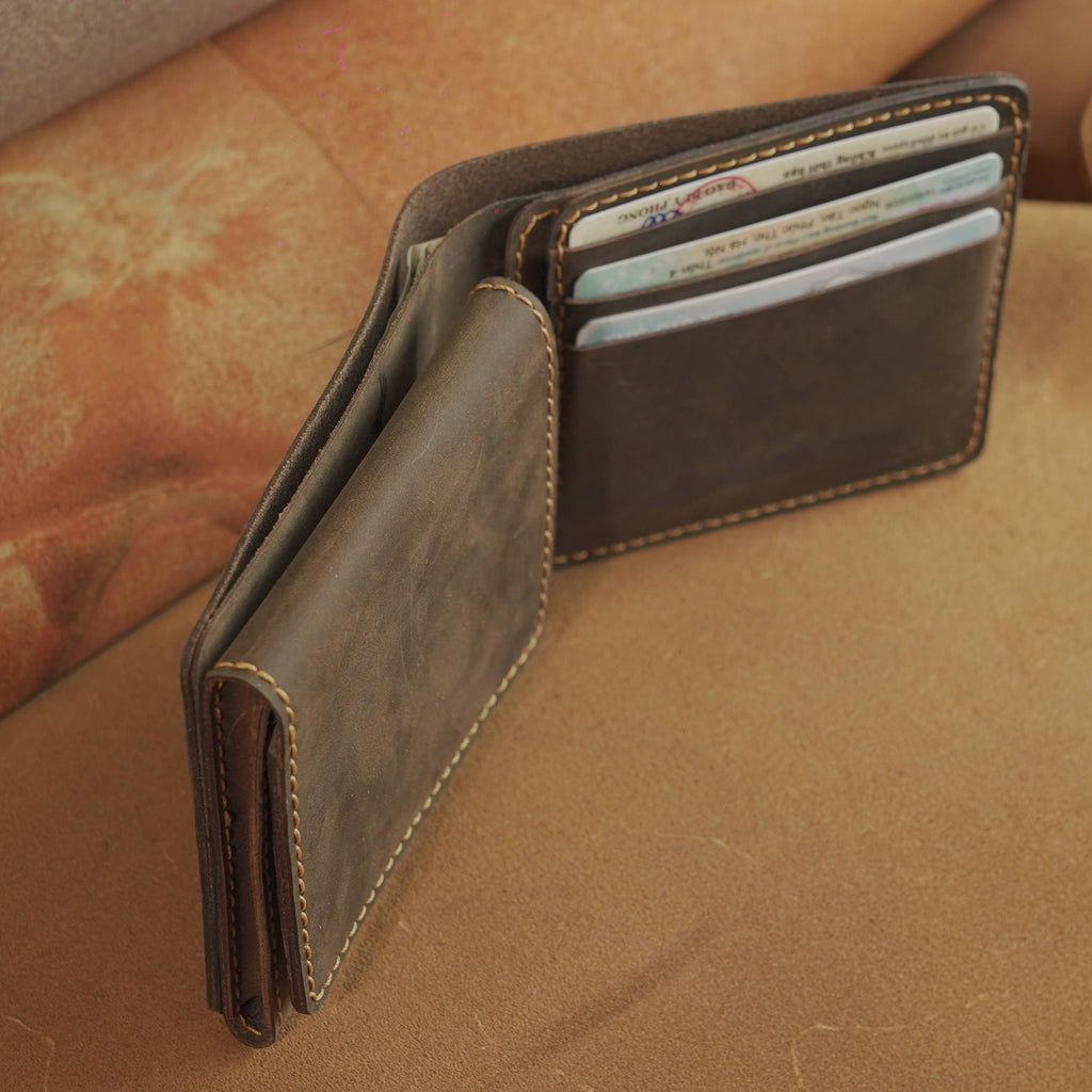 Leather Bifold Wallet with Magnetic Flap Card Pocket