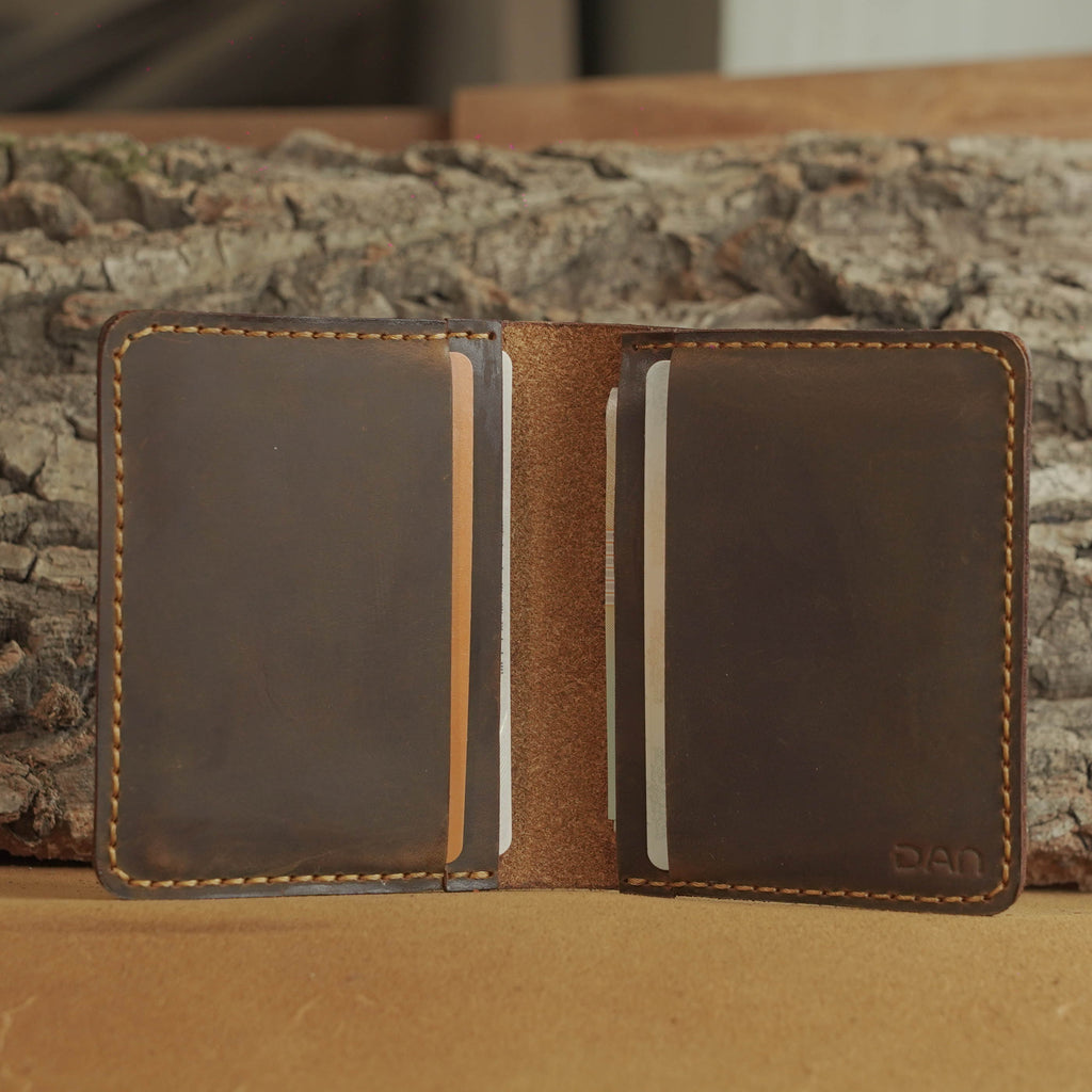 Minimalist Vertical Leather Wallet with Folded Cash Pocket