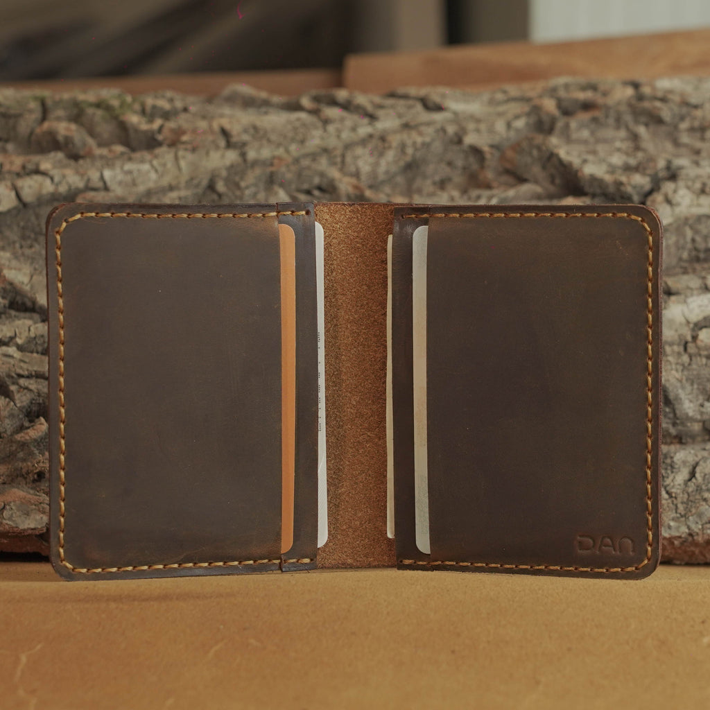 Minimalist Vertical Leather Wallet with Folded Cash Pocket