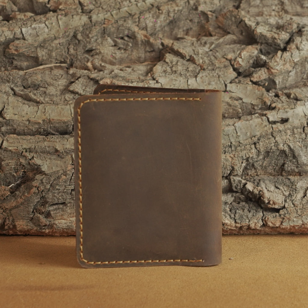 Minimalist Vertical Leather Wallet with Folded Cash Pocket