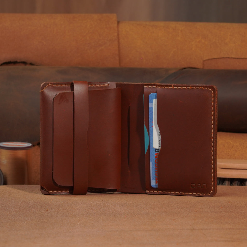 High-Capacity Leather Bifold Wallet with Tuck-Flap Card Pocket