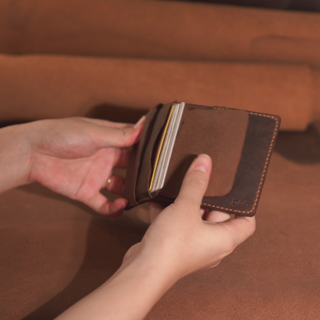 High-Capacity Leather Bifold Wallet with Tuck-Flap Card Pocket
